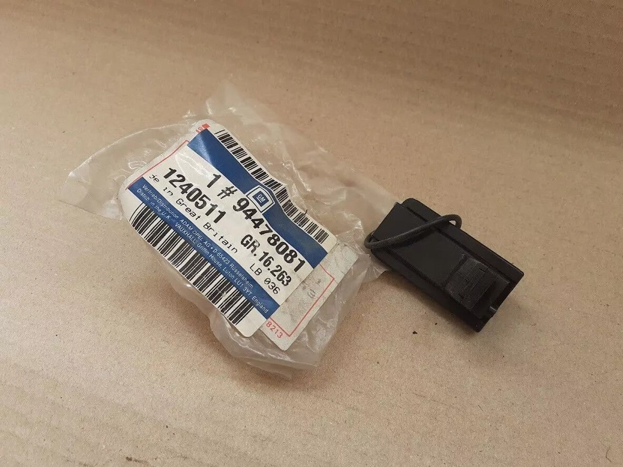 Door Switch Interior Light fits Opel Vauxhall Frontera A Campo Isuzu Pickup MU 94478081 View Rear