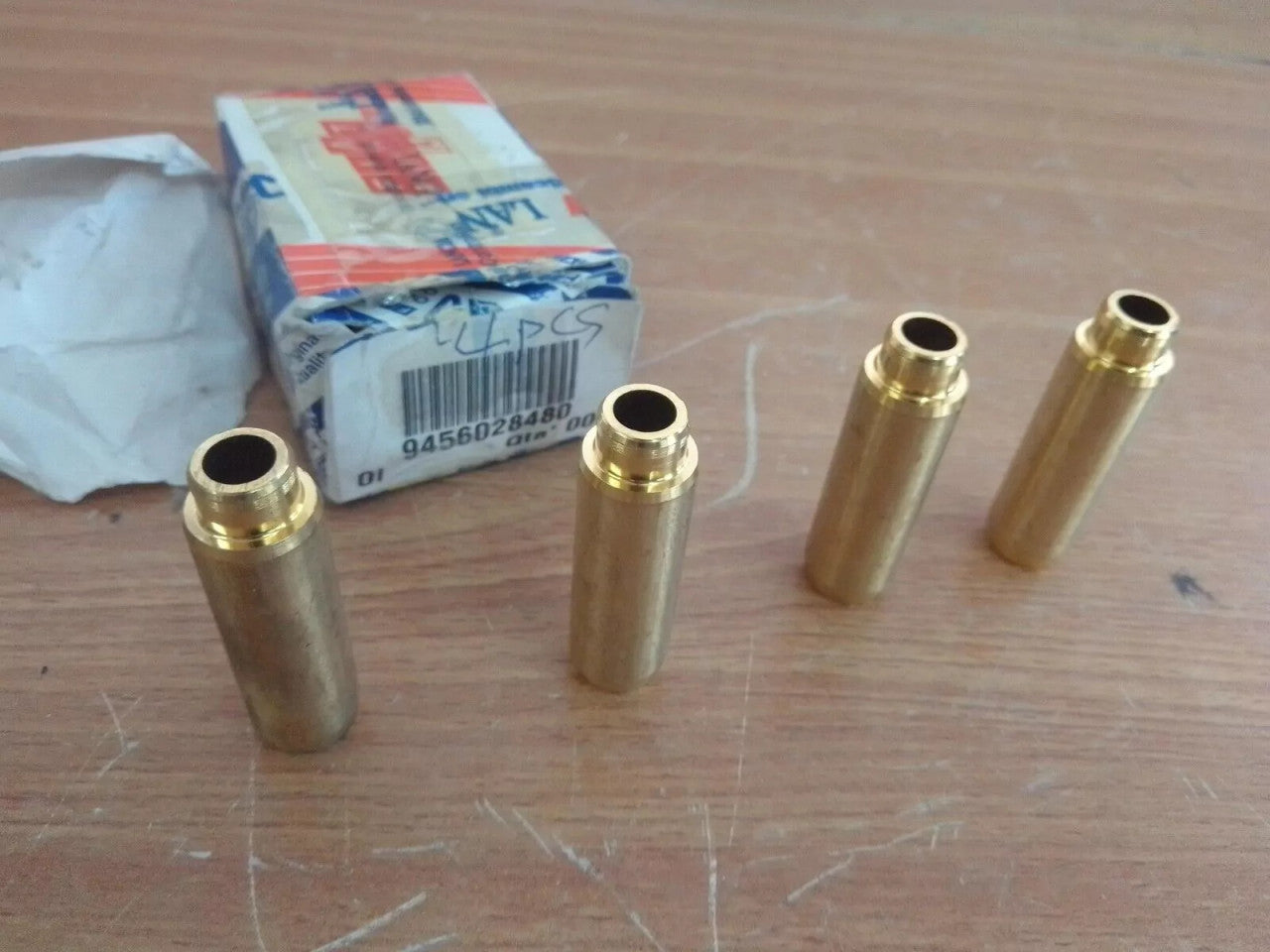 4x Valve Guides fits Fiat Ulysse Ducato Scudo 9456028480 Genuine View Front