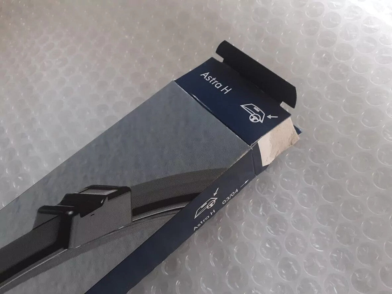 Windscreen Wiper Right RHD fits Opel Vauxhall Astra H 95516011 Genuine View Left