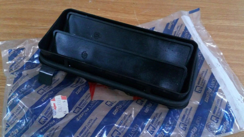 Molding Rear Left or Right fits Lancia Dedra 95520067 Genuine View Front