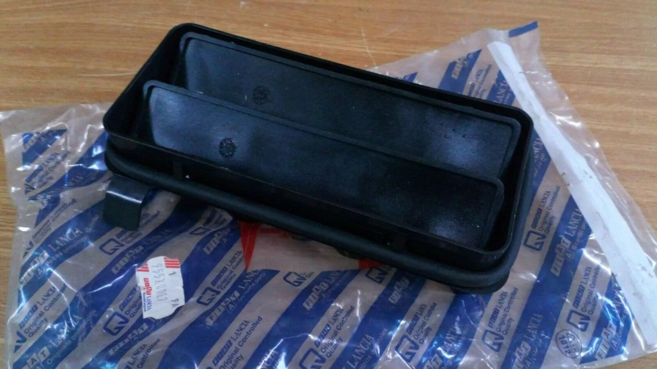Molding Rear Left or Right fits Lancia Dedra 95520067 Genuine View Front