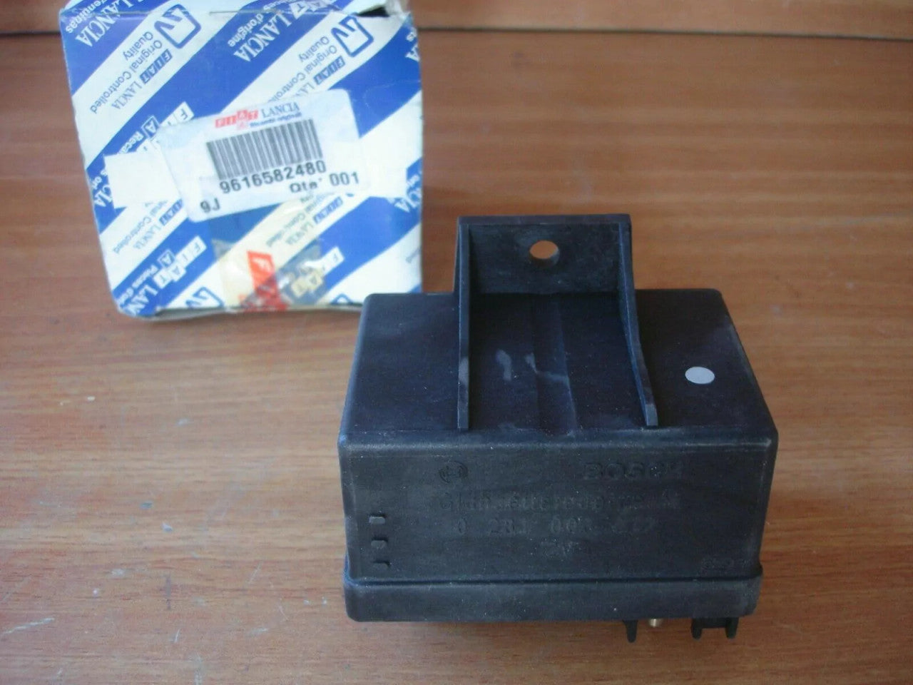 Glow Plug Relay fits Fiat Scudo Peugeot Partner Citroen Berlingo 9616582480 View Front