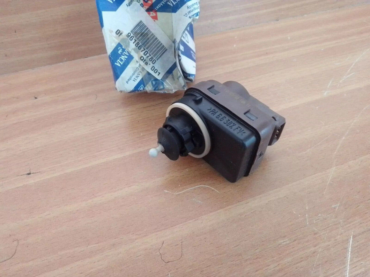 Headlight Level Adjuster fits Fiat Ulysse Scudo Lancia Z 9618670780 Genuine View Front