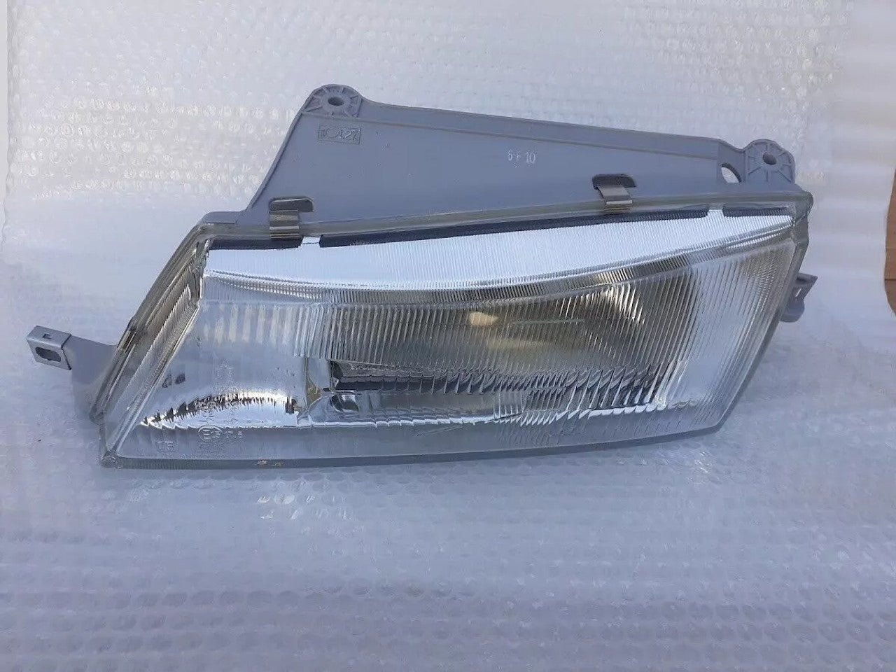 Headlight Left fits Daewoo Cielo 96187416 Genuine View Rear