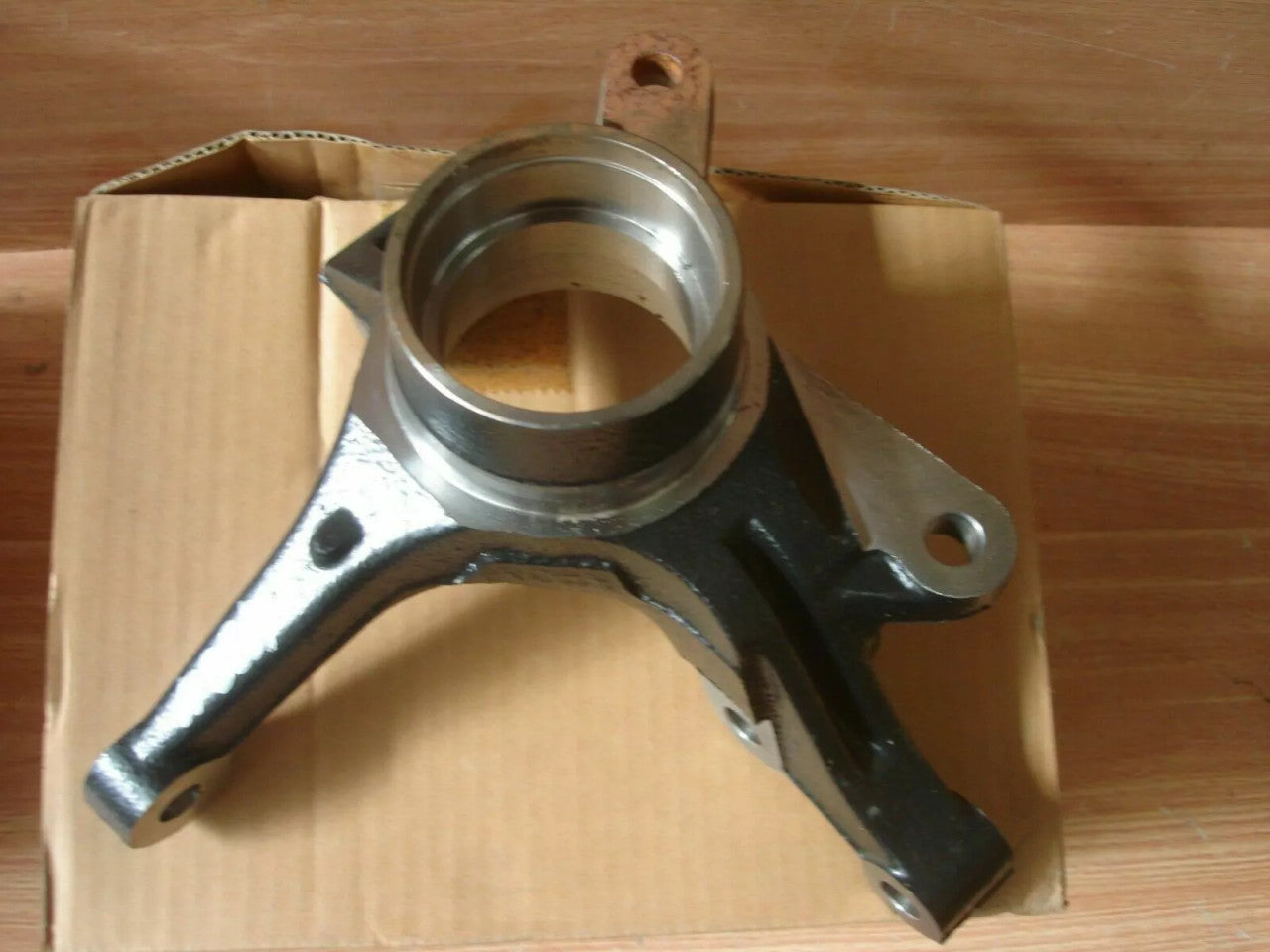 Steering Knuckle Left fits Daewoo Chevrolet Matiz Spark M100 96284384 Genuine View Rear