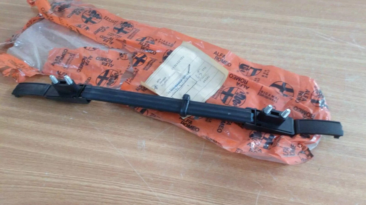 Grab Handle Rear fits Alfa Romeo 75 96300514 Genuine View Right