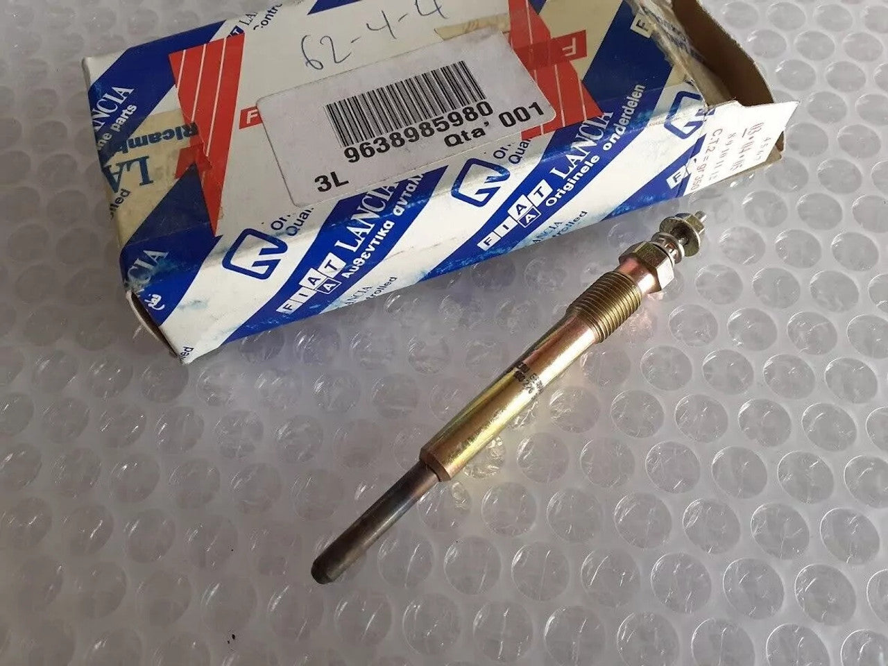 4x Glow Plugs fits Fiat Ulysse Scudo Lancia Phedra 9638985980 Genuine View Front