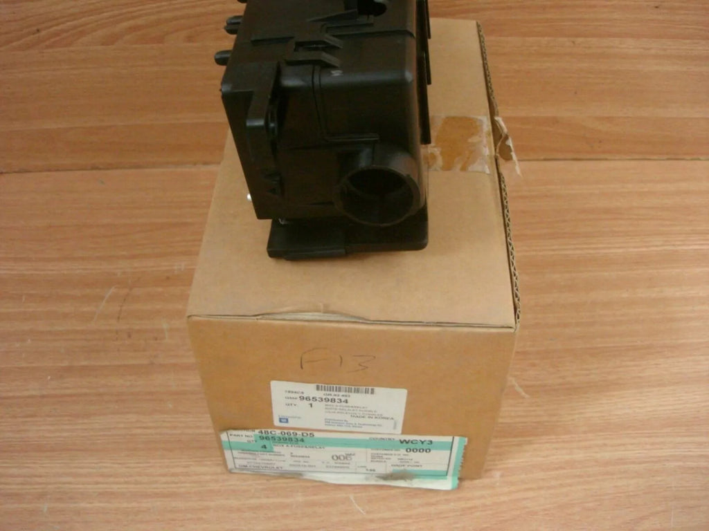 Fuse Box fits Daewoo Kalos Chevrolet Aveo T200 96539834 Genuine View Rear
