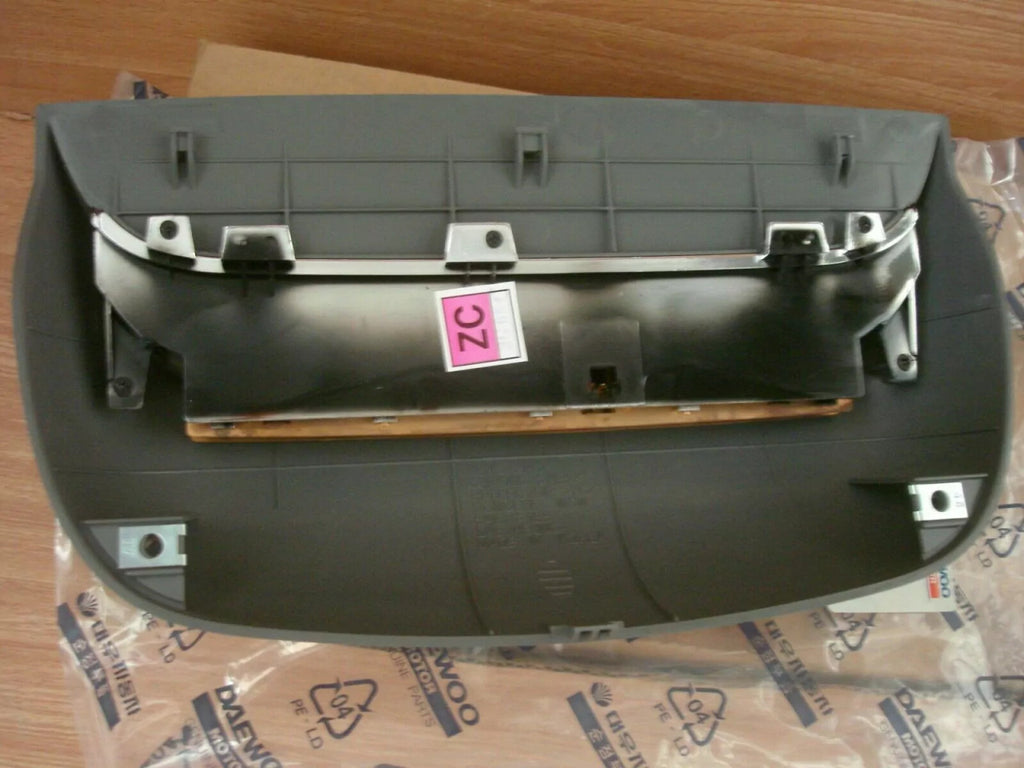 Rear Light Stop Lamp Middle Upper fits Daewoo Kalos Chevrolet Aveo Genuine 96540326 View Right