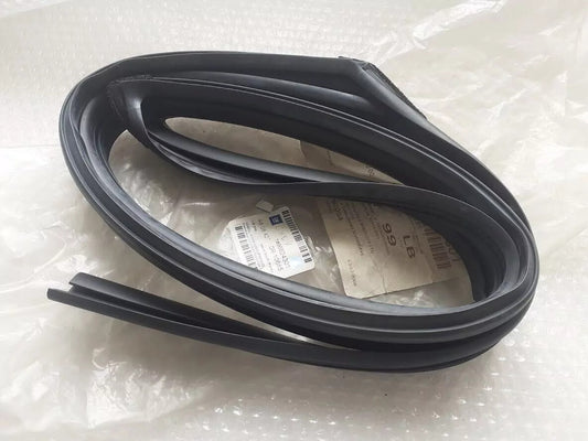 Window Seal Front Right fits Opel Antara Chevrolet Captiva 96624301 Genuine View Front