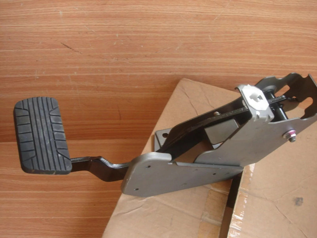 Brake Pedal RHD fits Opel Vauxhall Antara Chevrolet Captiva 96625888 Genuine View Rear