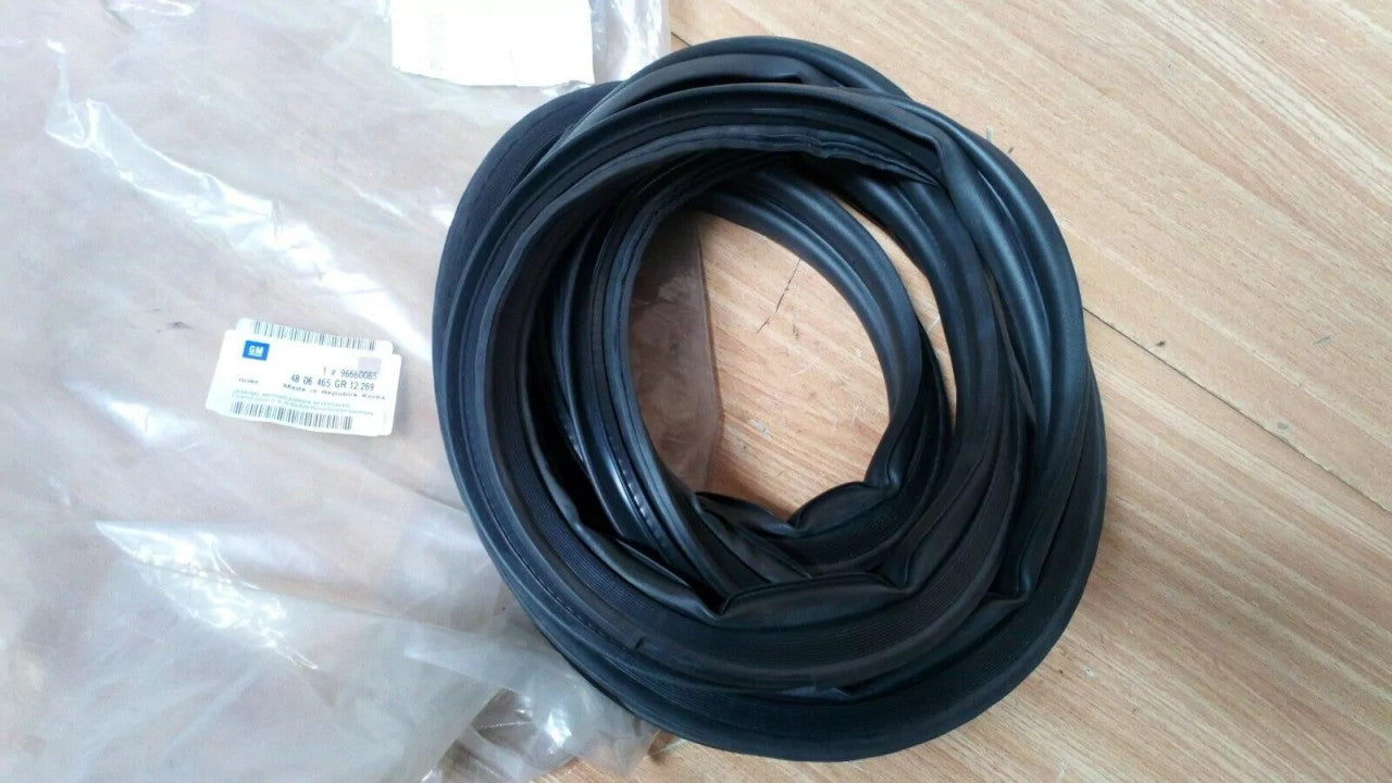 Trunk Lid Tail Gate Seal Weather Strip fits Opel Vauxhall Antara 96660085 View Front