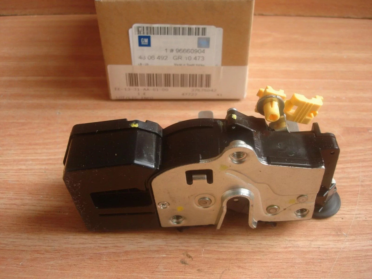 Door Lock Rear Right fits Opel Vauxhall Antara 96660904 Genuine View Rear