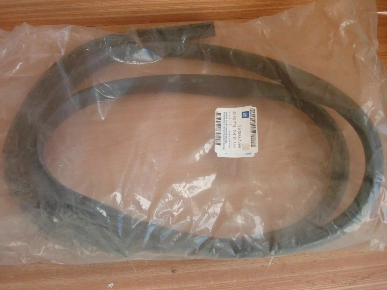 Tail Gate Glass Weather Strip Seal fits Opel Vauxhall Antara 96661399 Genuine View Front