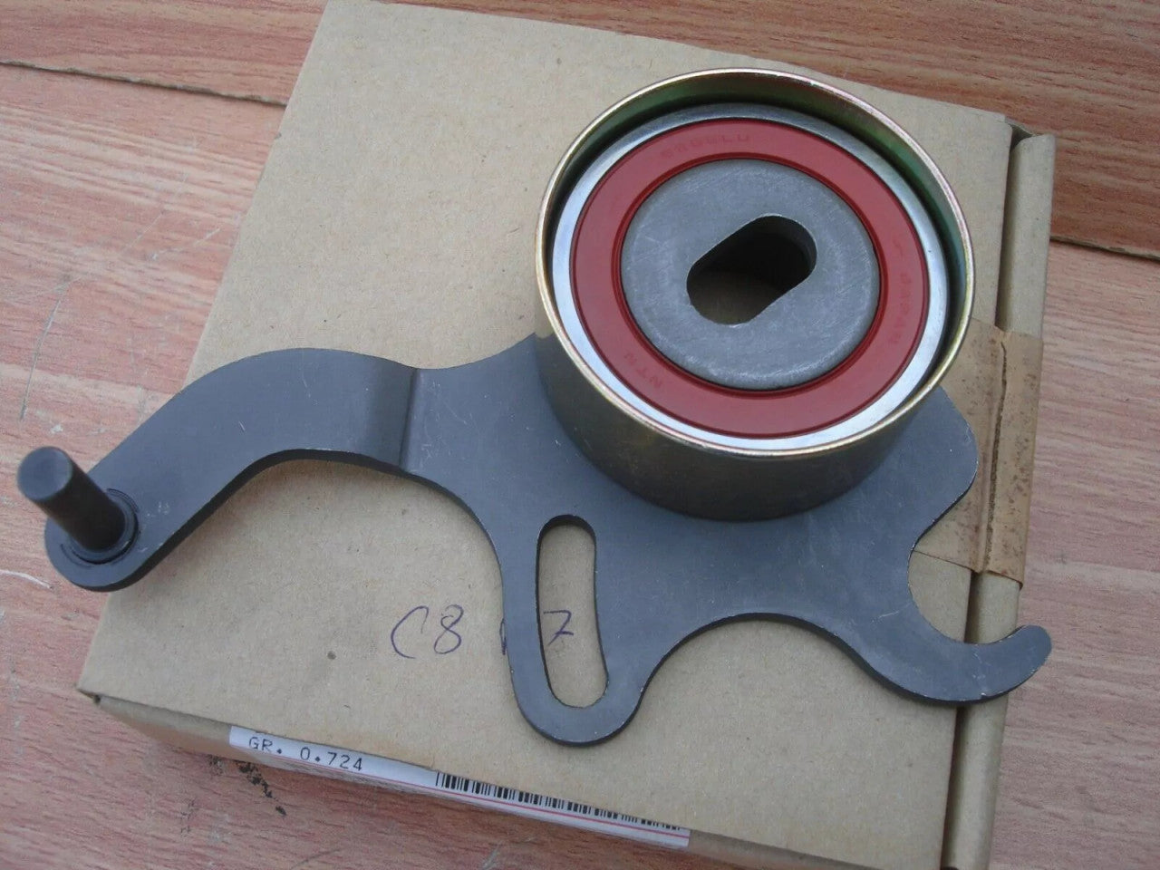 Tensioner Pulley Timing fits Isuzu 4EE1 Opel Vauxhall 17D X17D 17TD Genuine 97010530 View Right