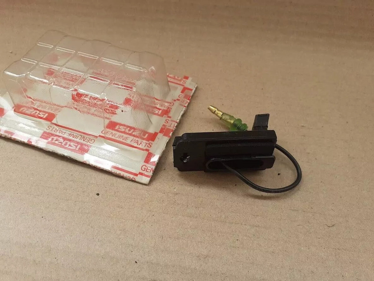 Door Switch Interior Light fits Opel Vauxhall Frontera A Isuzu TF Pickup MU 97077712 View Rear