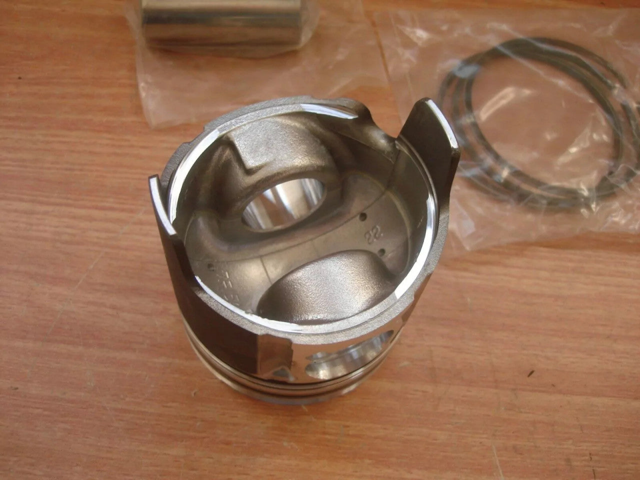 Piston fits Opel Vauxhall Y17DT Y17DTL Diesel 97725989 Genuine View Right