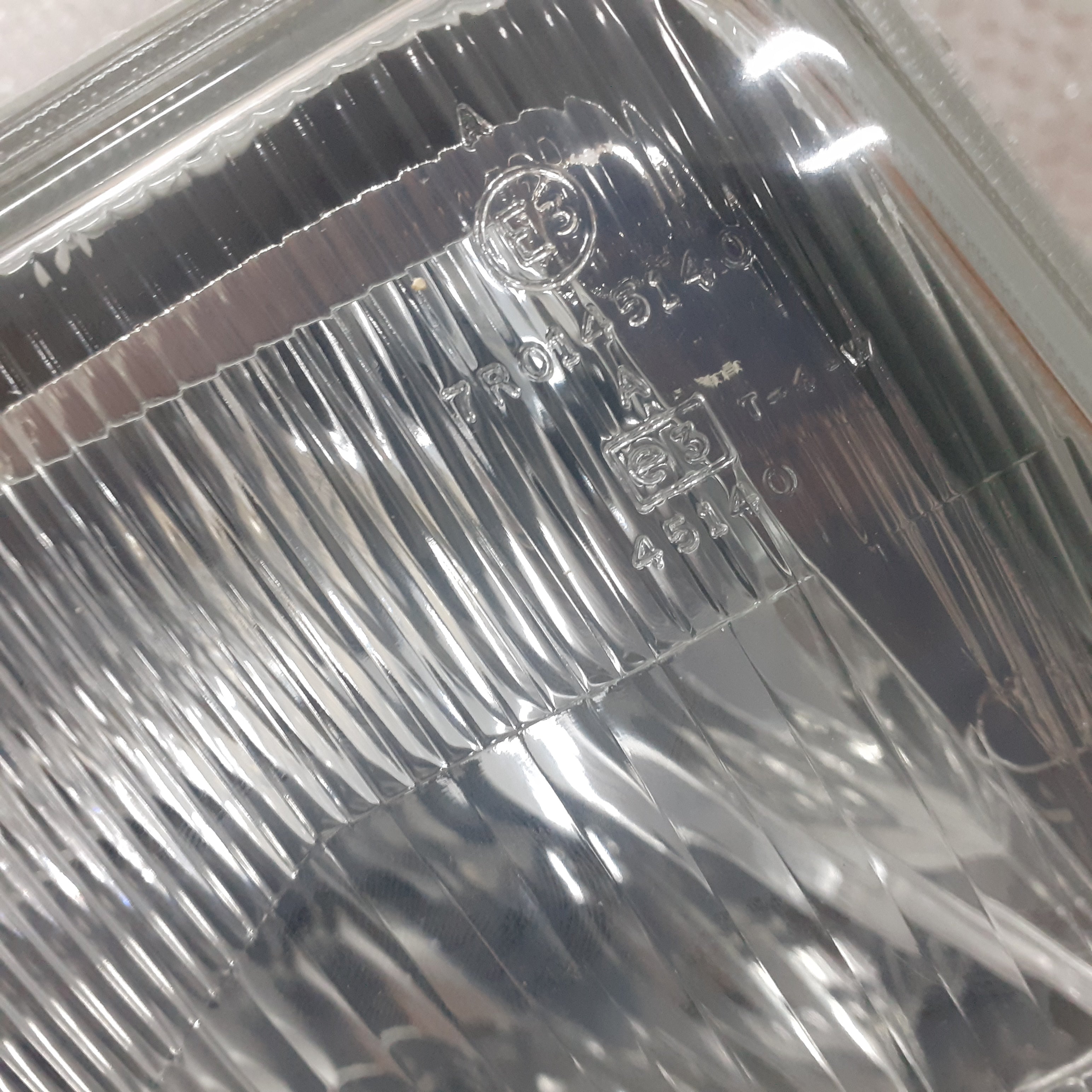 Headlight Front Right fits Iveco Daily 98433945 Genuine View Right