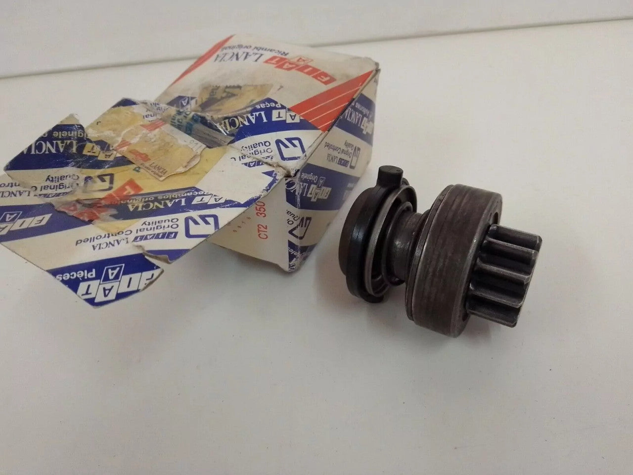 Starter Motor Gear fits Fiat Croma Lancia Thema 9939784 Genuine View Front