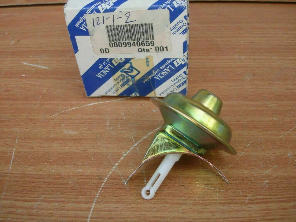 Distributor Vacuum fits Fiat Tipo Tempra Uno Lancia Delta 9940659 Genuine View Right
