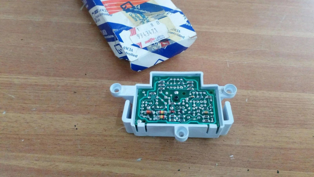 Instrument Cluster Control Unit fits Lancia Thema 9943471 Genuine View Front