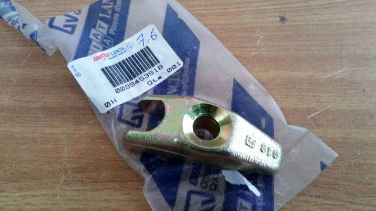 Fuel Injector Bracket fits Fiat Ducato Iveco Daily 99453918 Genuine View Front