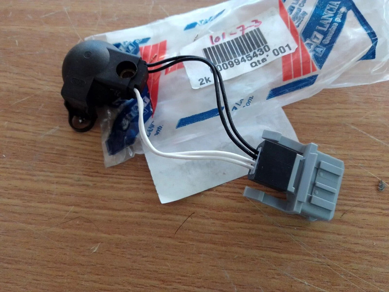 Throttle Sensor fits Fiat Tipo Tempra Scudo Fiorino Lancia Delta 9945430 Genuine View Front
