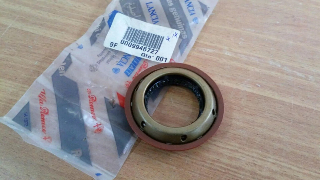 A/T Shaft Oil Seal fits Fiat Croma Alfa Romeo 156 Lancia Kappa Lybra 9946727 View Right