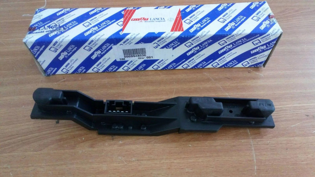 Tail Light Base Socket Right fits Fiat 500 Cinquecento 9948536 Genuine View Rear