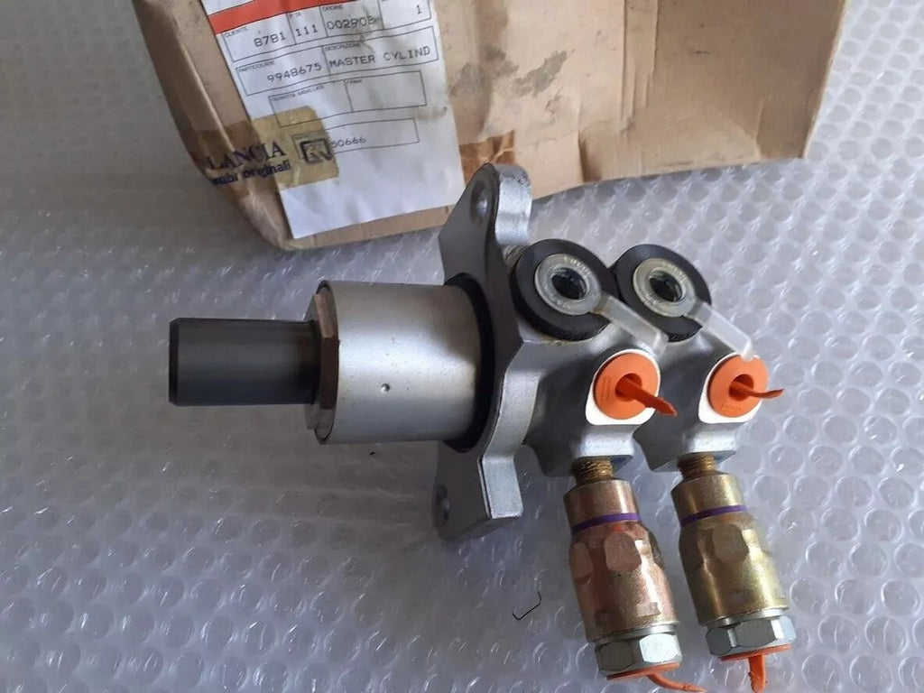 Brake Master Cylinder fits Fiat Punto 77364496 Genuine 9948675 View Rear