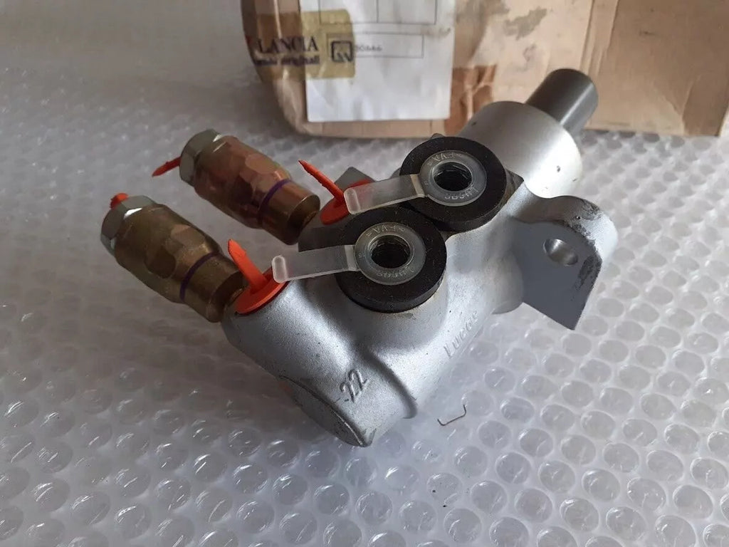 Brake Master Cylinder fits Fiat Punto 77364496 Genuine 9948675 View Left