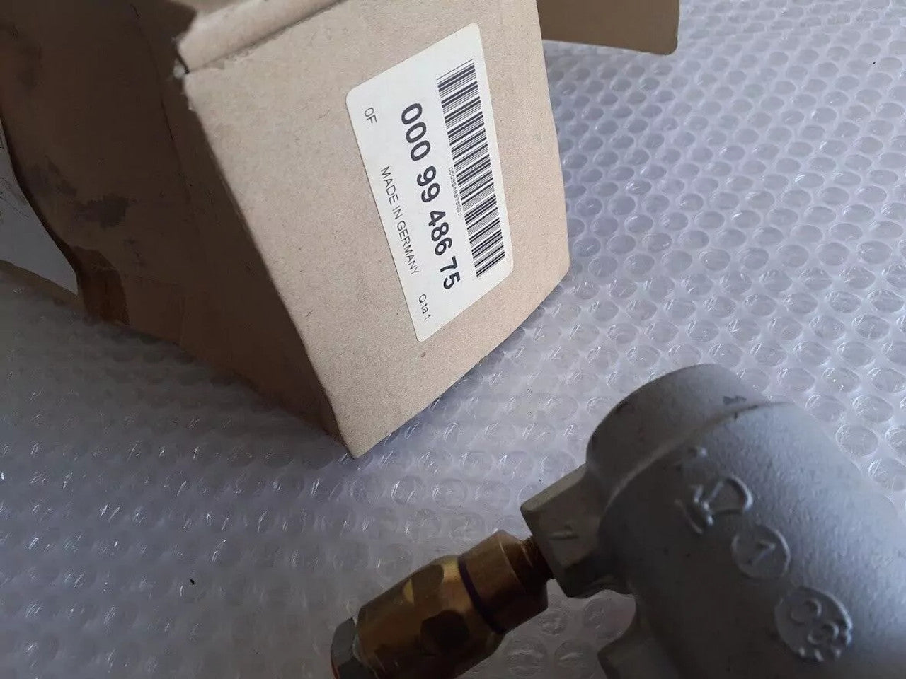 Brake Master Cylinder fits Fiat Punto 77364496 Genuine 9948675 View Close Up Front