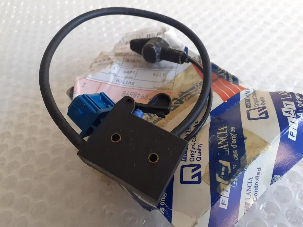 Injection Pump Switch fits Fiat Scudo 9948698 Genuine View Right