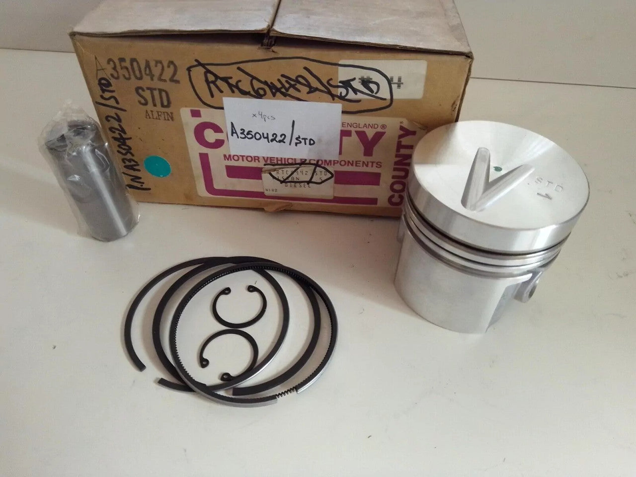 4x Piston fits Land Rover Defender 2.5 Diesel 12J 90.47mm STD A350422/STD View Front