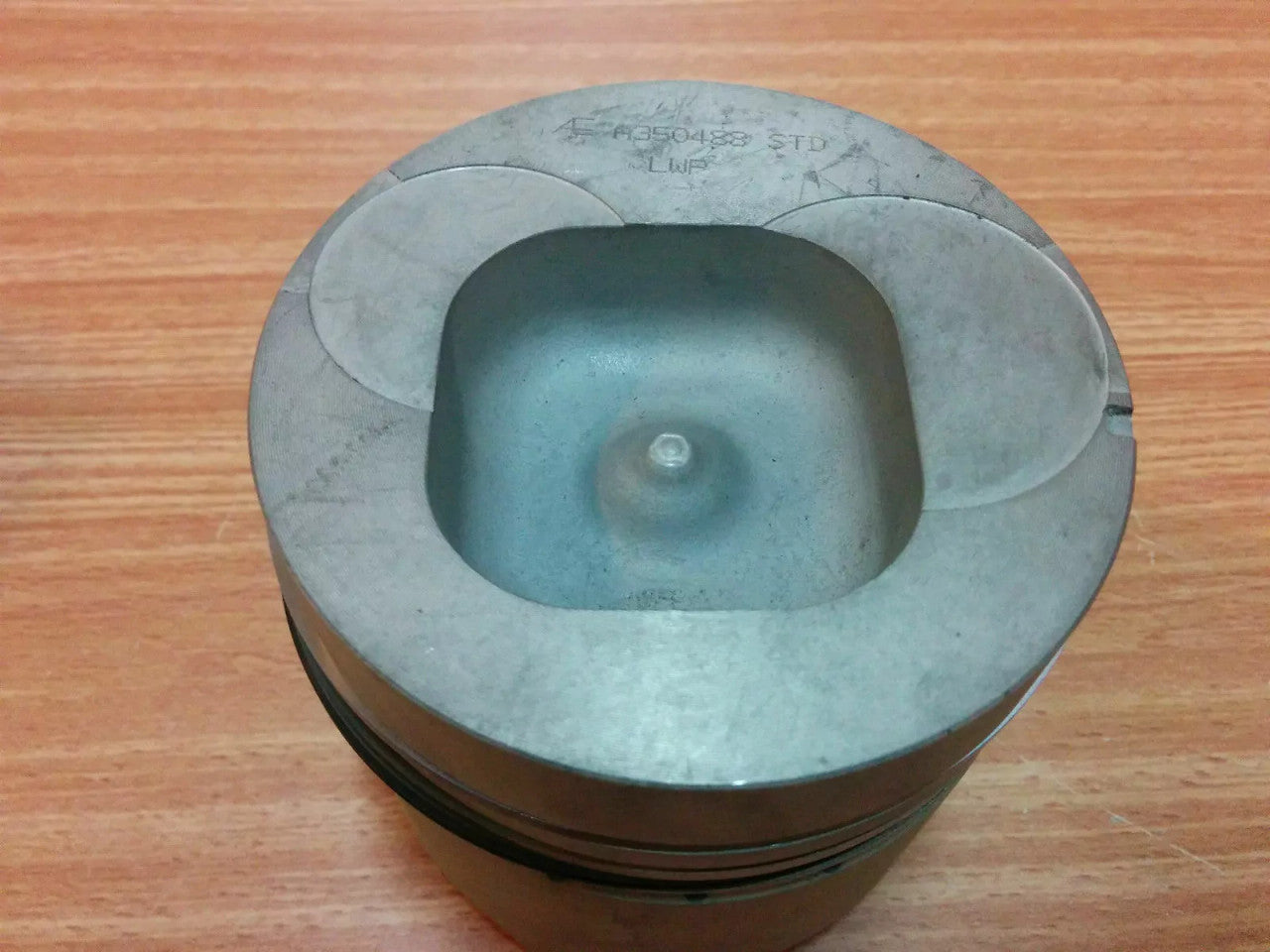 Piston fits Isuzu ELF TRUCK Journey Bus L3900 BE22 4BD1 102mm Bore STD Size A350488 View Right