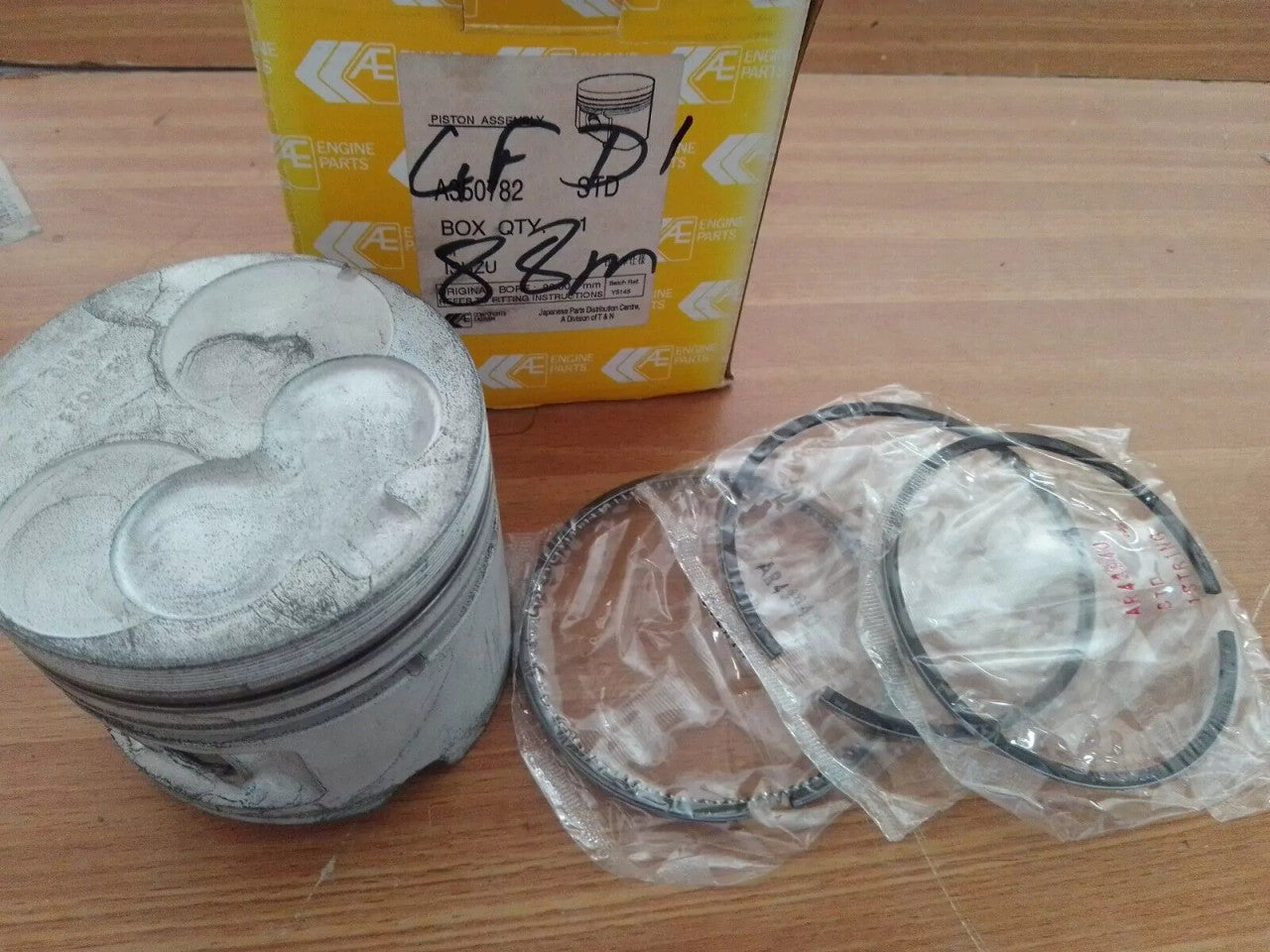 4x Pistons fits Isuzu WFR 4FD1 Bedford Vauxhall Opel 88mm Bore STD A350782 View Front