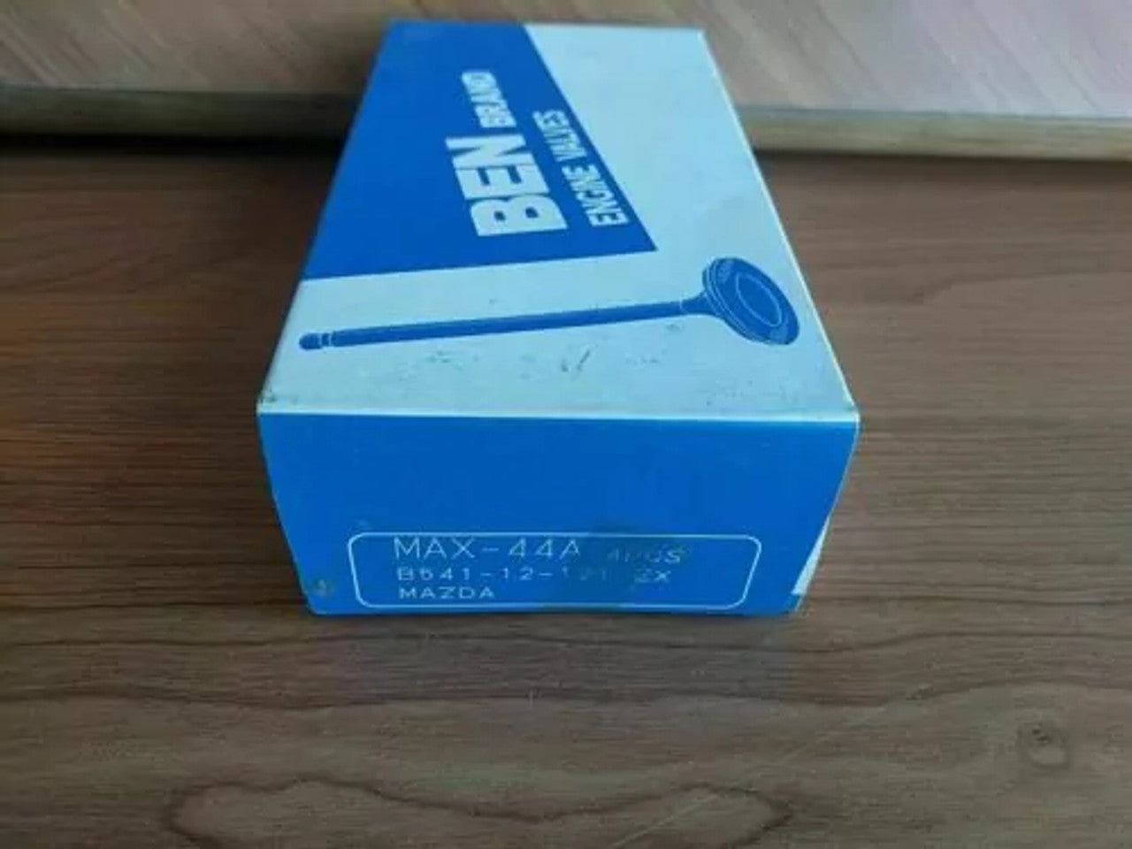 4x Exhaust Valves fits Mazda 323 B6 engine Ford Laser B541-12-121 View Front