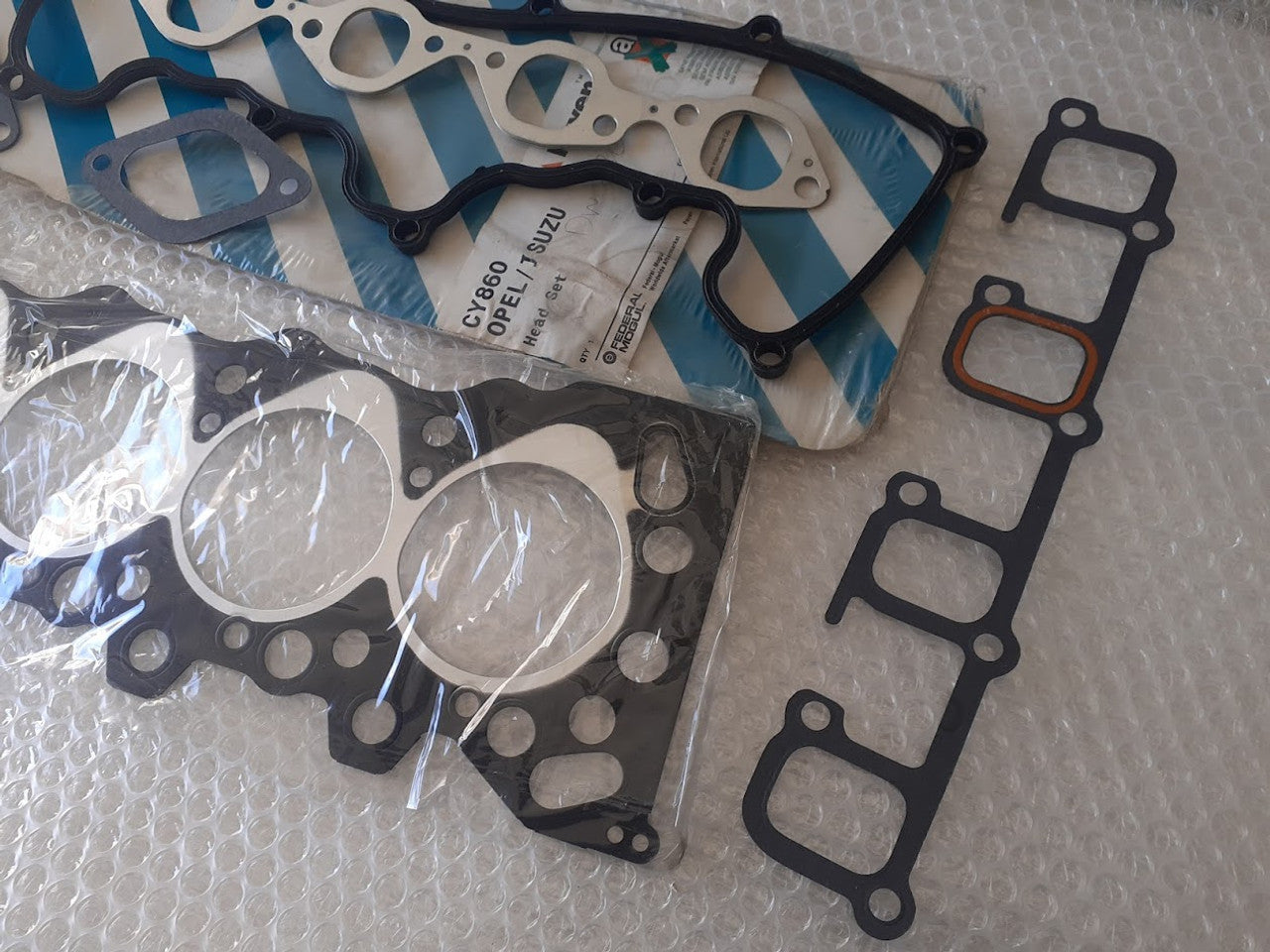 Head Set Gasket kit fits Isuzu Opel 1.5 Diesel Turbo Corsa Gemini 4EC1T Engine CY860 View Right