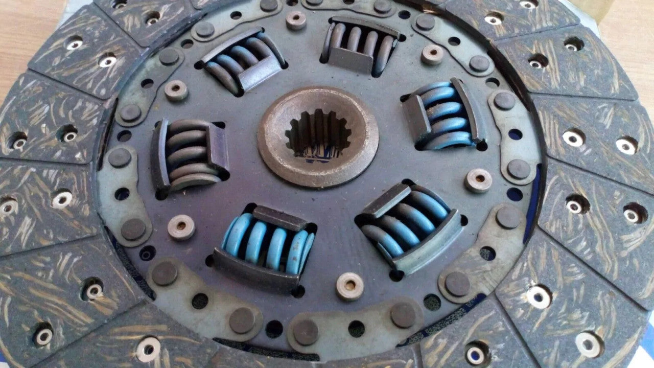 Clutch Disc fits Daihatsu Delta V26 V37 240mm DHD015U View Rear