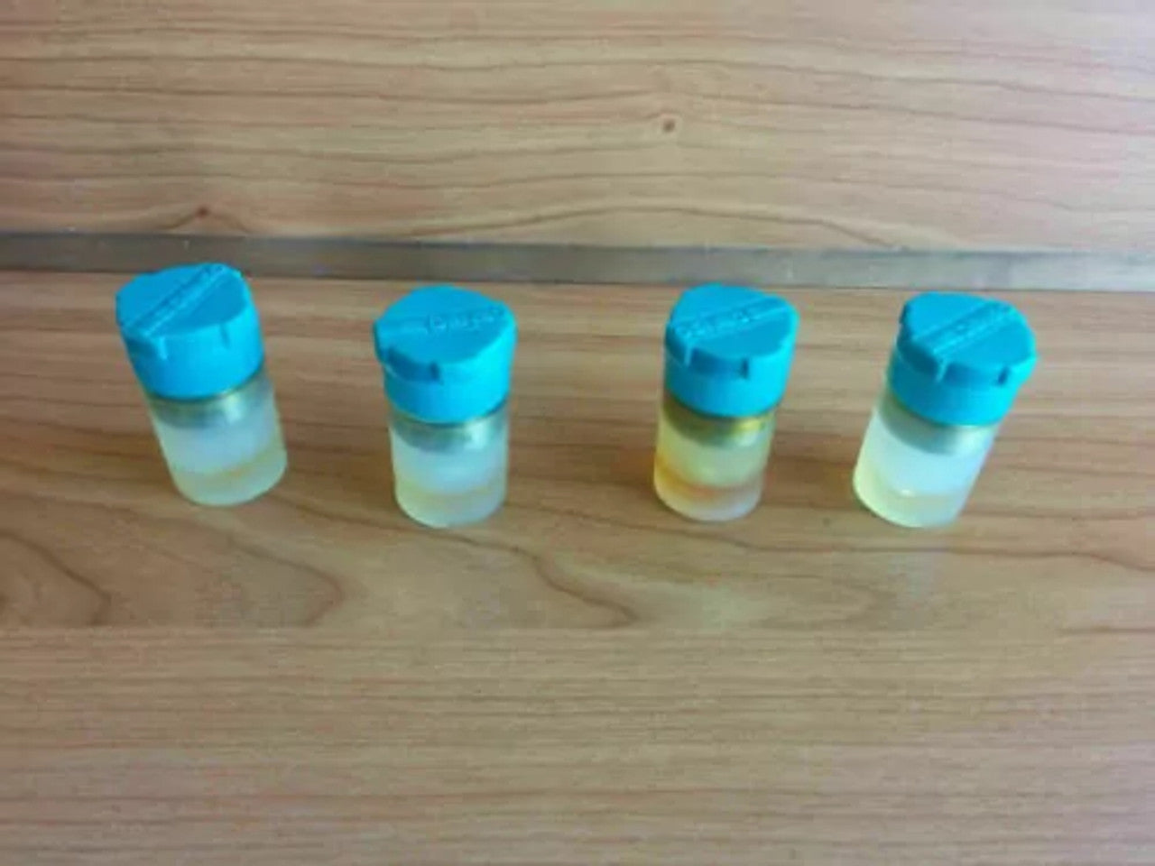 4x Fuel Injector Nozzles fits Mitsubishi 4D65 1.8 Diesel Lancer Galant DN0PD37 View Front