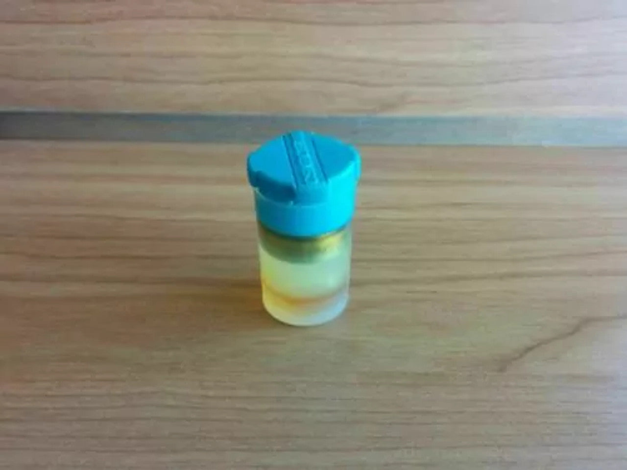 4x Fuel Injector Nozzles fits Mitsubishi 4D65 1.8 Diesel Lancer Galant DN0PD37 View Rear