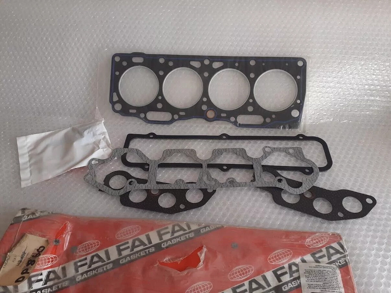Cylinder Head Gaskets Set kit fits Fiat Regata 75 85 Uno Lancia Delta DP860 View Front