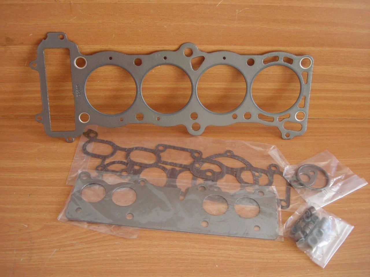 Gaskets Set kit fits Nissan Sunny N13 GA16 12v DS612 View Front