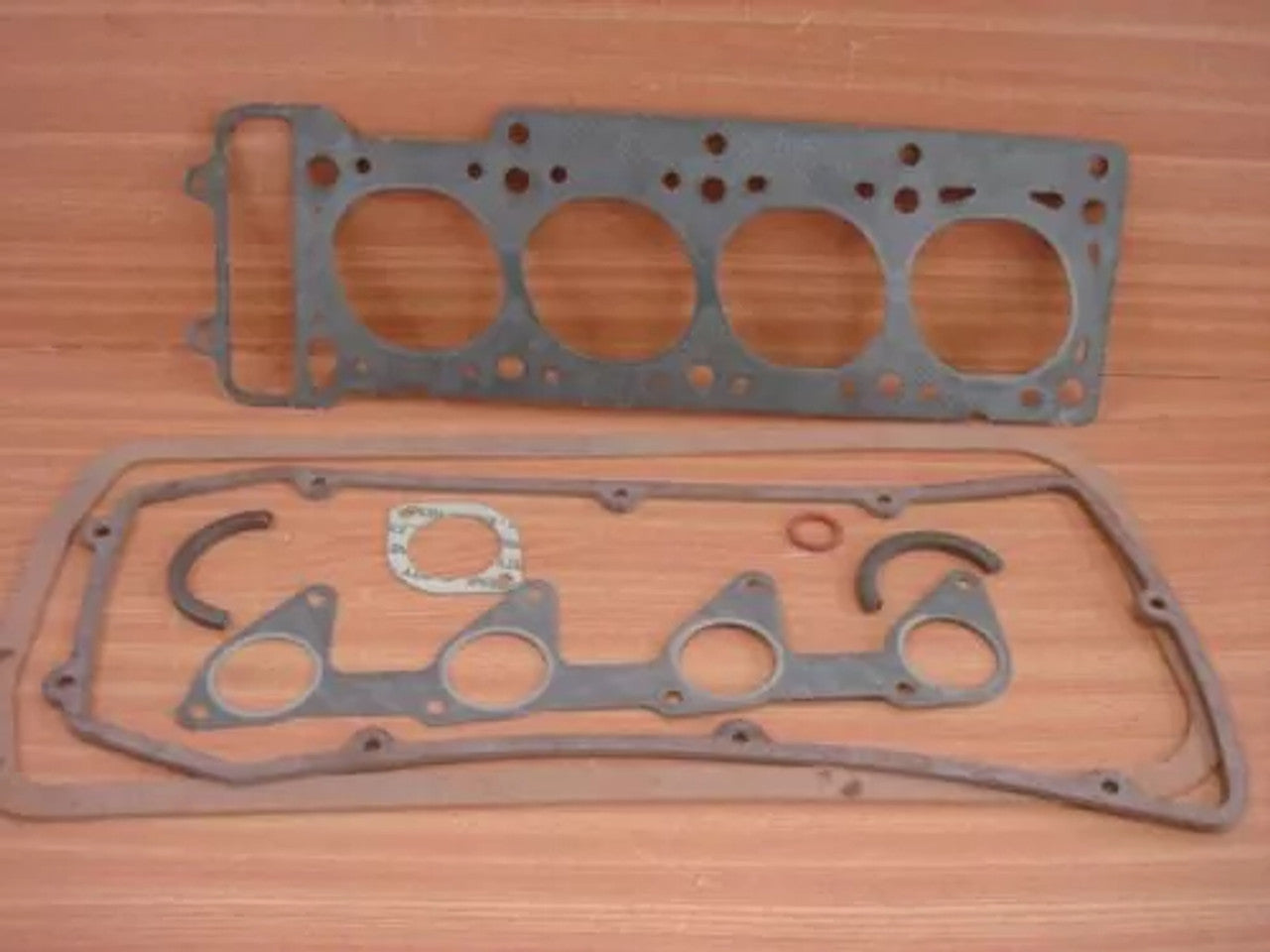 Full Set Gaskets kit fits Simca Chrysler 160 1.6 1970- E-016-012 View Front