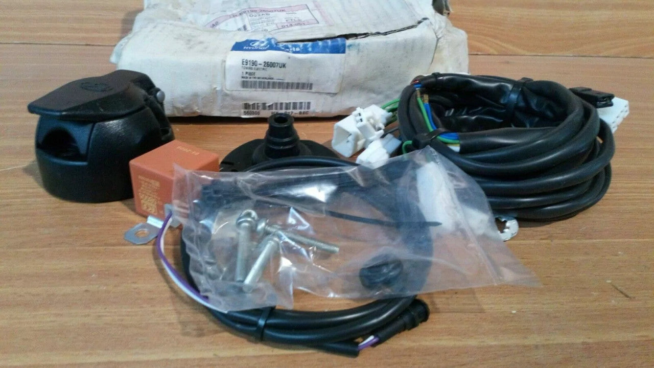 Tow Bar Wiring Kit fits Hyundai Santa Fe E919026007UK Genuine View Front