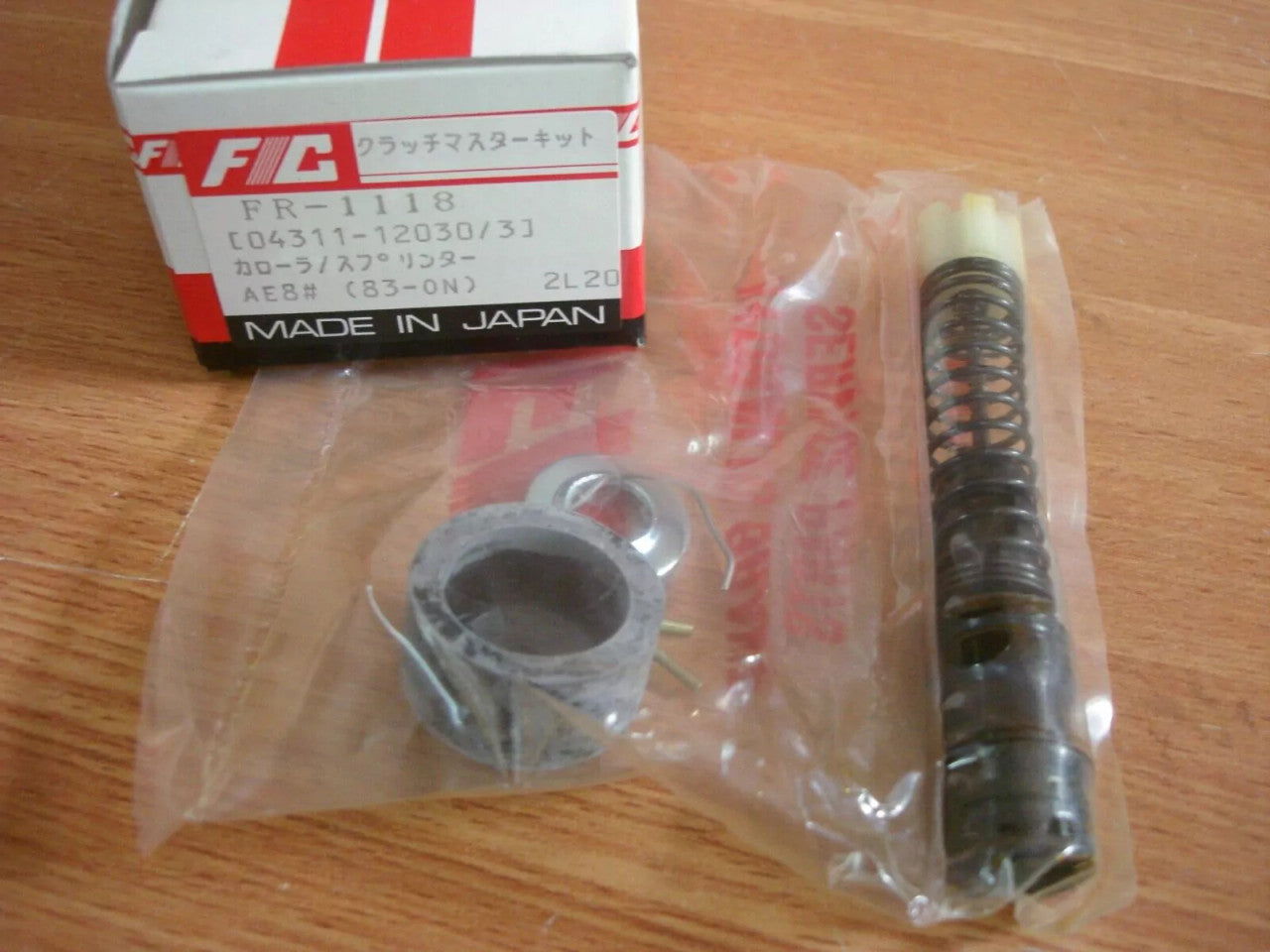 Clutch Master Cylinder Repair Kit fits Toyota Corolla AE Corona AT 5/8 15.88mm FR1118 View Front