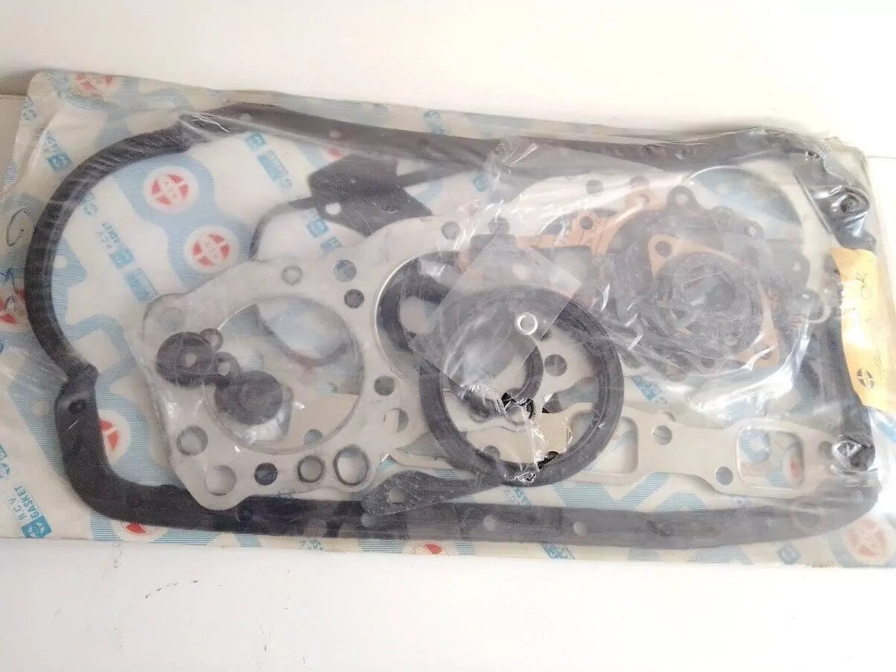 Full Set Gasket kit fits Isuzu Gemini WFR Fargo Holden Shuttle 4FB1 engine GK500 View Front