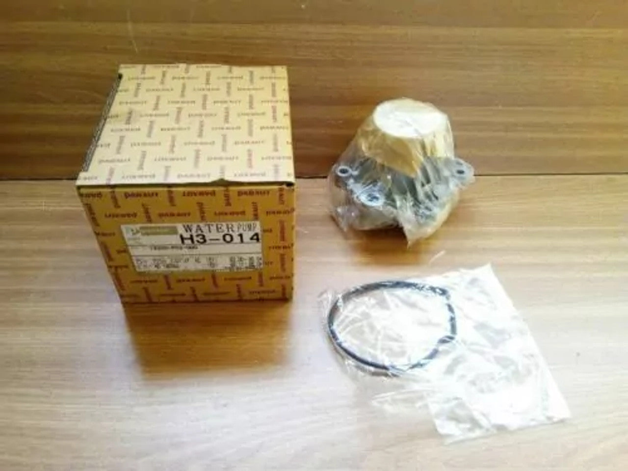 Water Pump fits Honda Accord AAC AAD Prelude AAB ET1 ET2 ET3 ET4 EZ engines H3-014 View Right