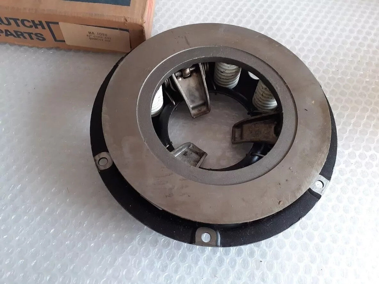 Clutch Pressure Plate fits Ford 10 12 15 cwt Thames Van 4 Speed 1965- HA1094 View Right
