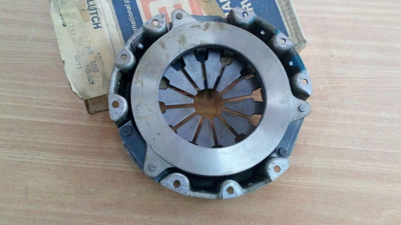 Clutch Pressure Plate fits Ford Fiesta Escort Reliant Robin Rialto 165mm HE2032 View Rear